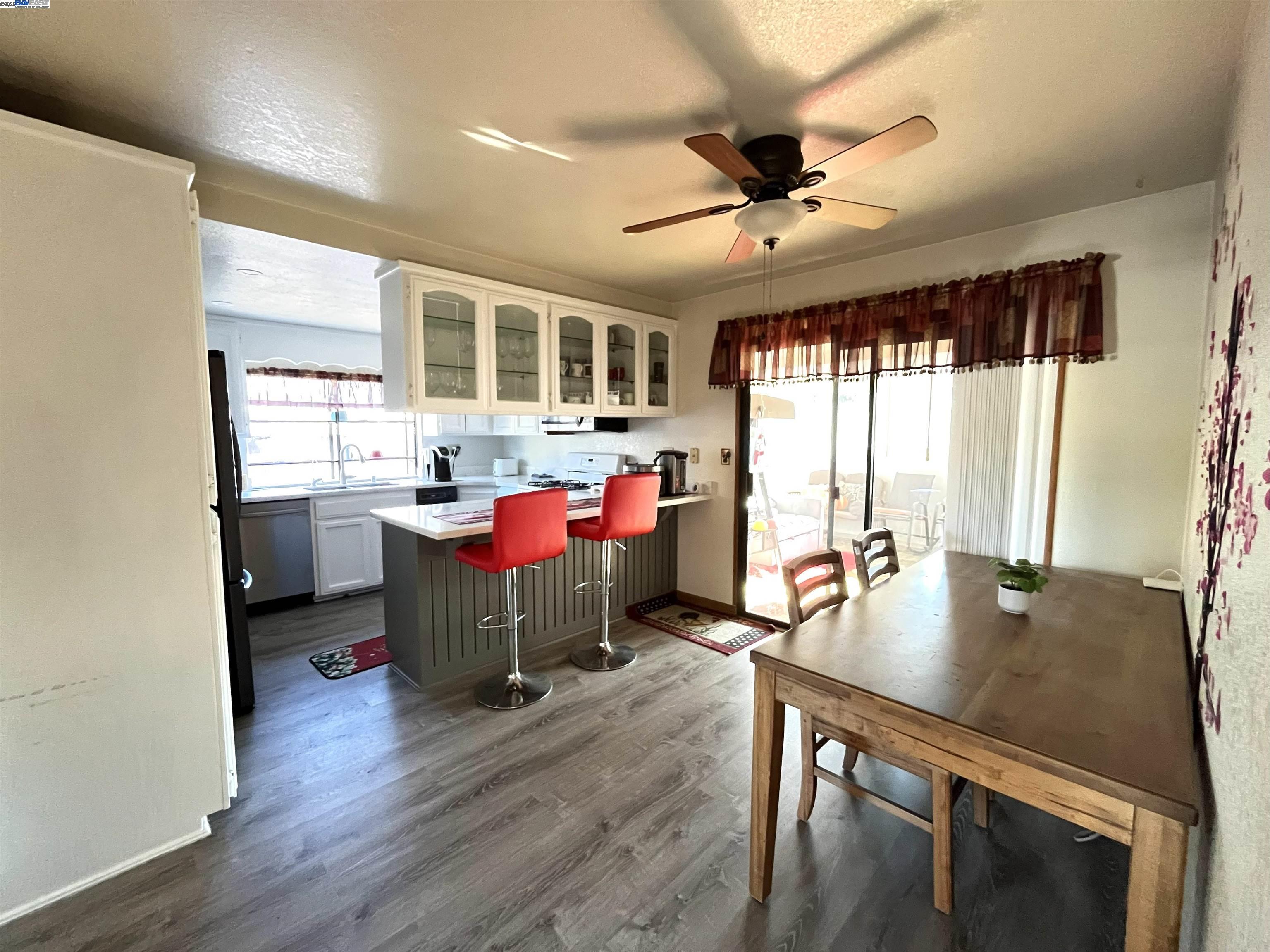 Detail Gallery Image 5 of 17 For 36383 Colbert St, Newark,  CA 94560 - 4 Beds | 2 Baths