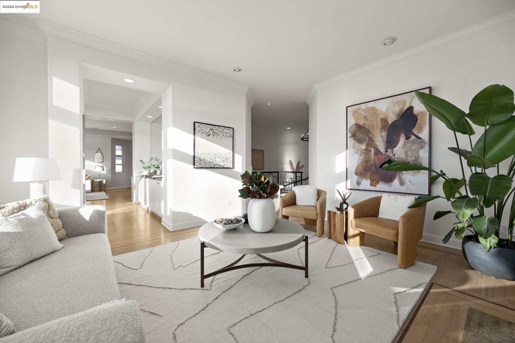 Detail Gallery Image 12 of 57 For 16032 Broadway Ter, Oakland,  CA 94611 - 5 Beds | 4 Baths