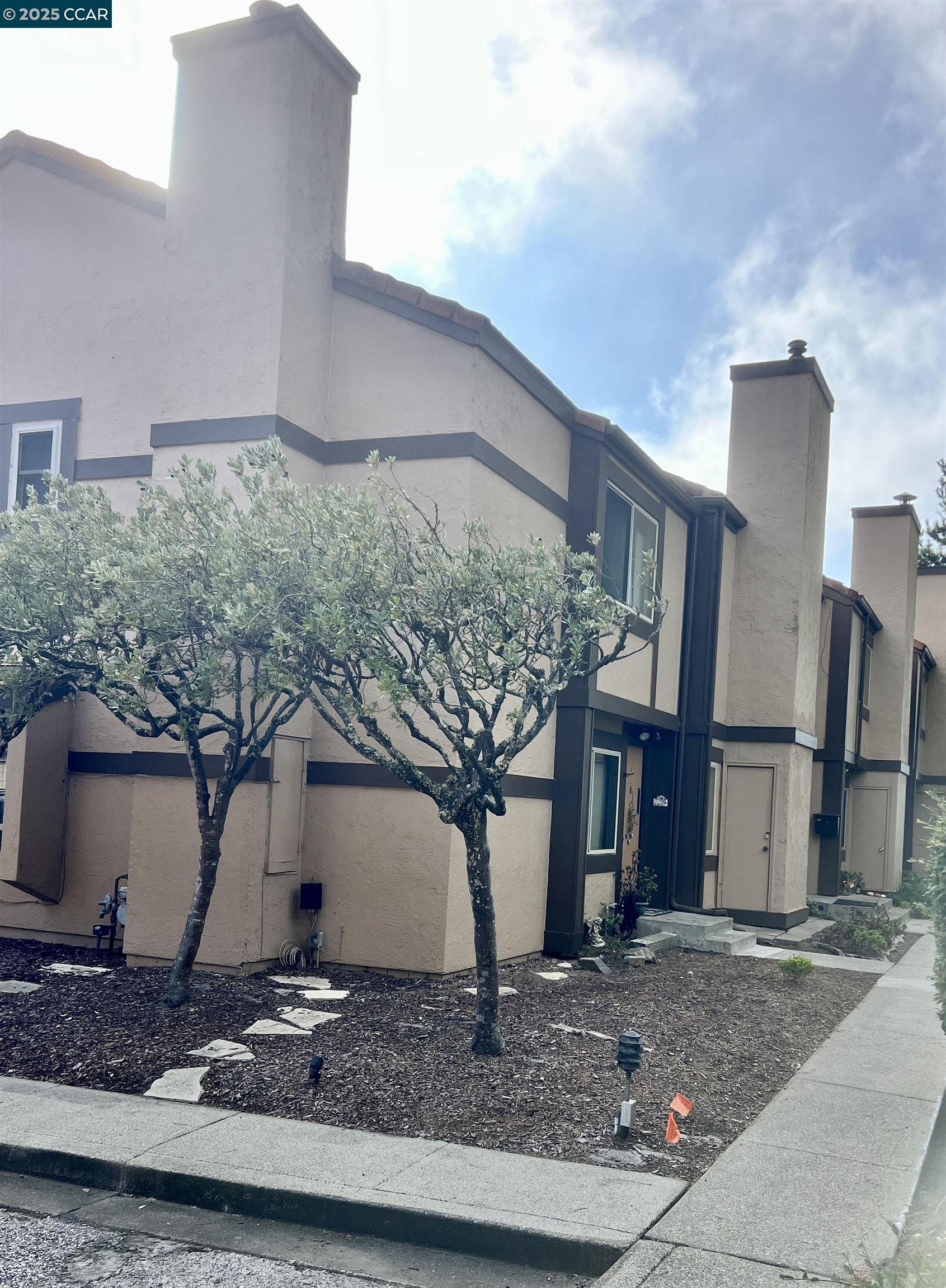 Front Image Thumbnail for CC41115658