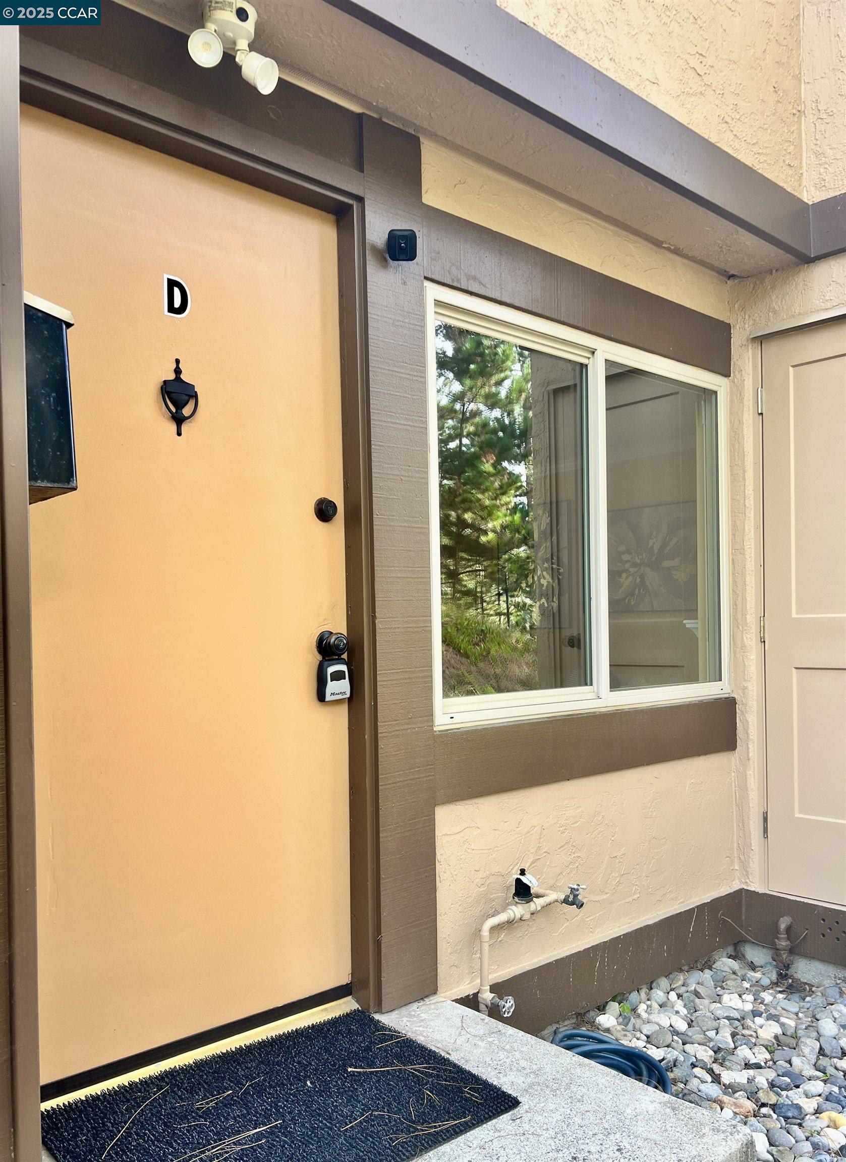 Detail Gallery Image 2 of 60 For 627 Hickey Blvd #D,  Pacifica,  CA 94044 - 2 Beds | 1/1 Baths