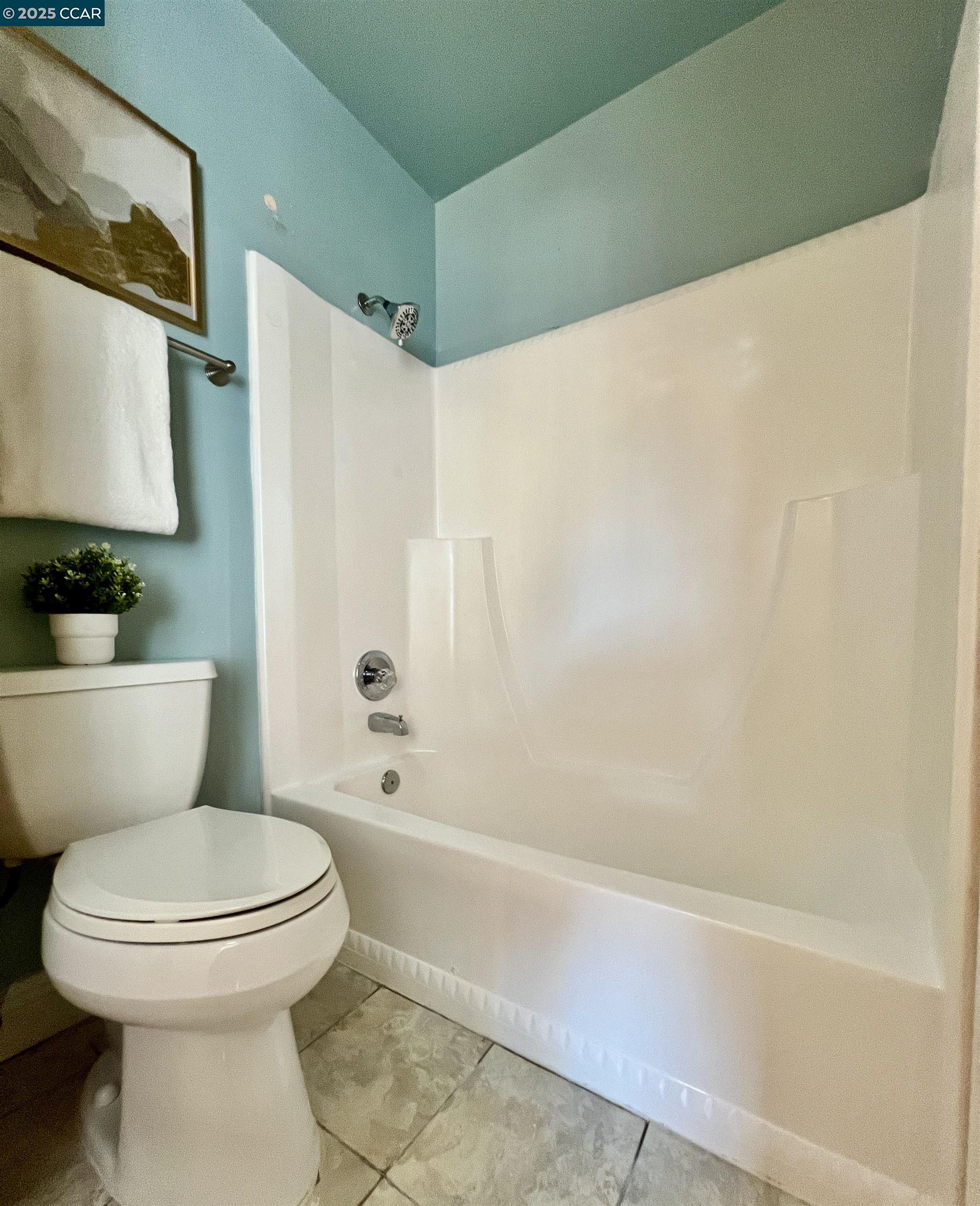 Detail Gallery Image 30 of 60 For 627 Hickey Blvd #D,  Pacifica,  CA 94044 - 2 Beds | 1/1 Baths