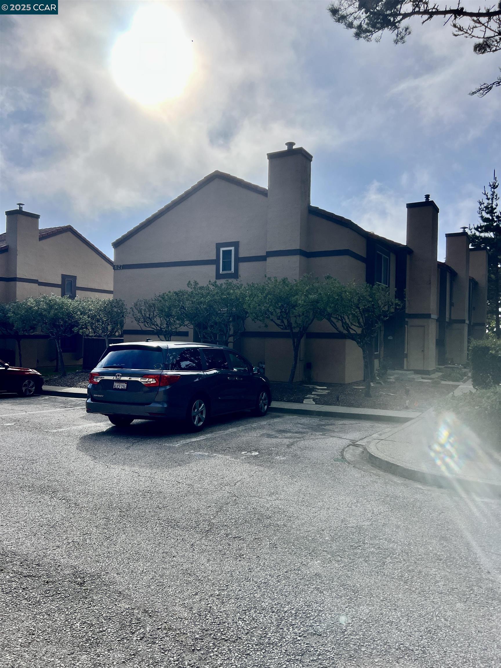 Detail Gallery Image 4 of 60 For 627 Hickey Blvd #D,  Pacifica,  CA 94044 - 2 Beds | 1/1 Baths