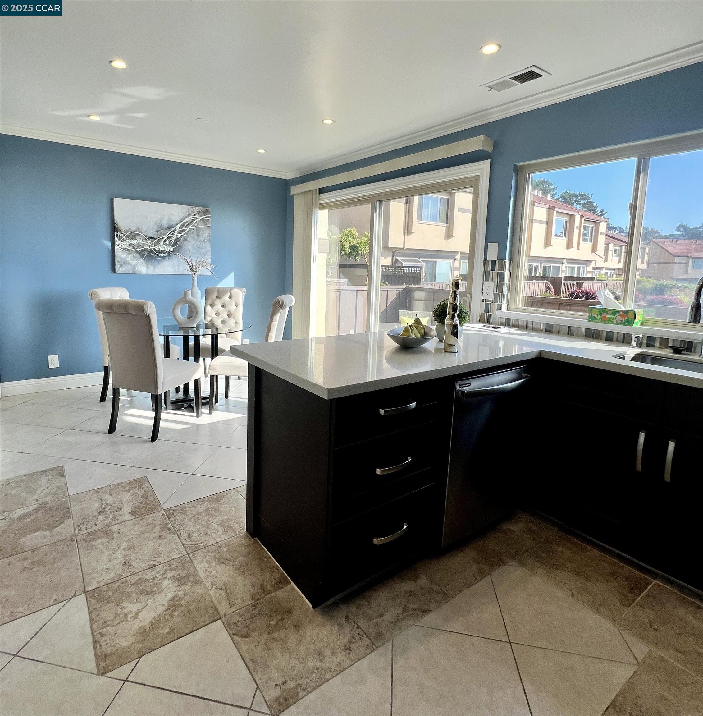 Detail Gallery Image 53 of 60 For 627 Hickey Blvd #D,  Pacifica,  CA 94044 - 2 Beds | 1/1 Baths