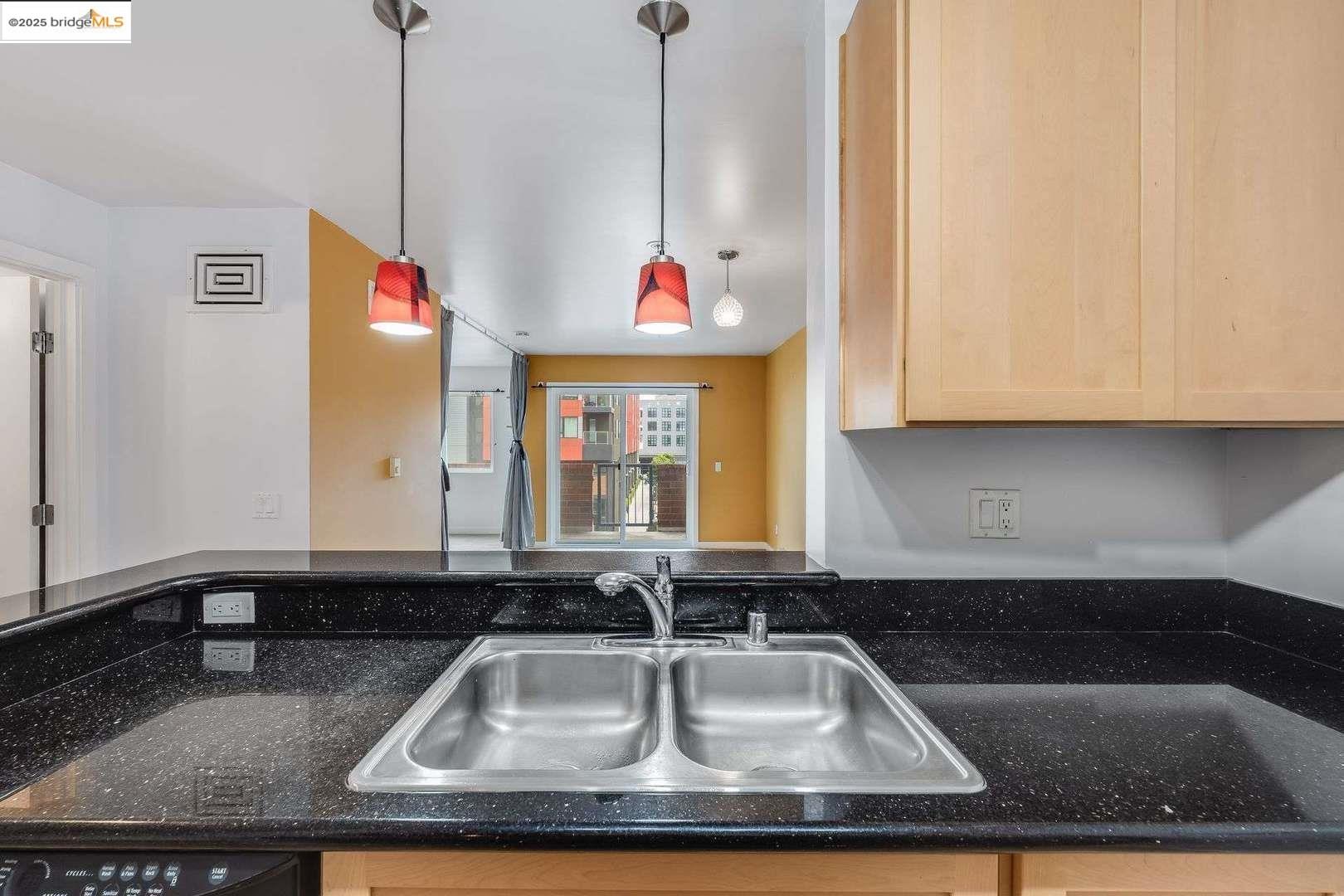 Detail Gallery Image 6 of 35 For 6400 Christie Ave #5109,  Emeryville,  CA 94608 - 0 Beds | 1 Baths