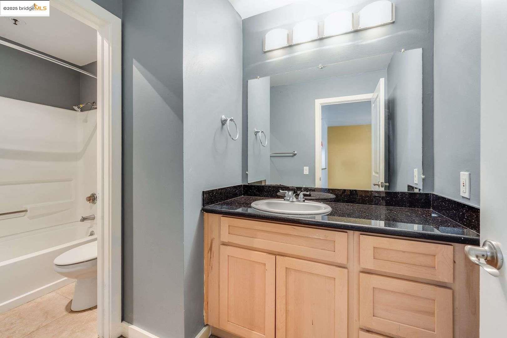Detail Gallery Image 9 of 35 For 6400 Christie Ave #5109,  Emeryville,  CA 94608 - 0 Beds | 1 Baths