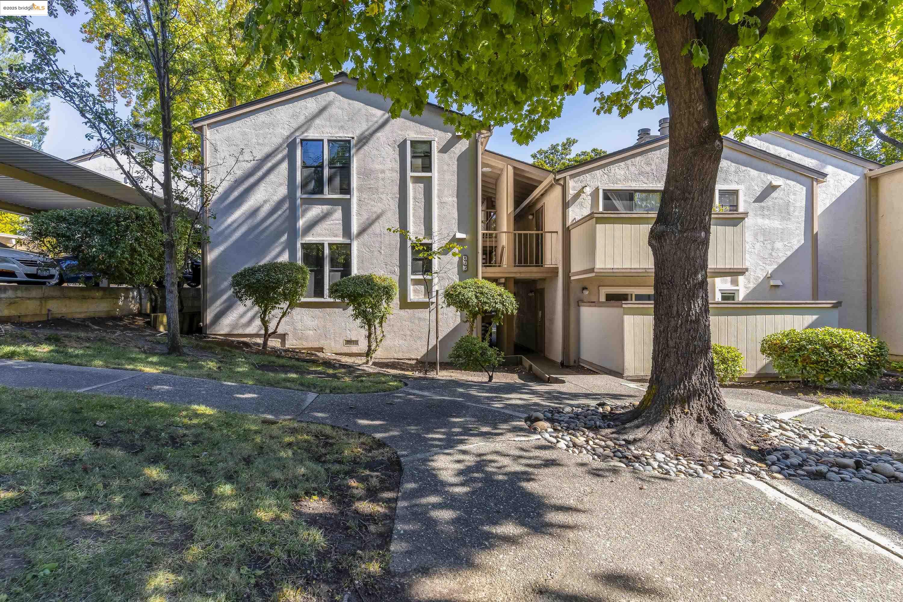 Photo #1: 41115669 Listing: Photo #1