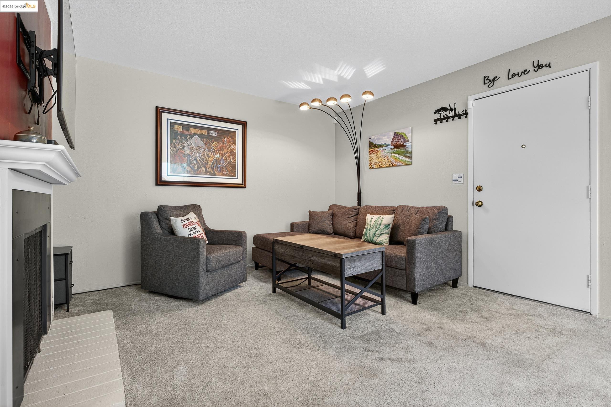 Photo #3: 41115669 Listing: Photo #3