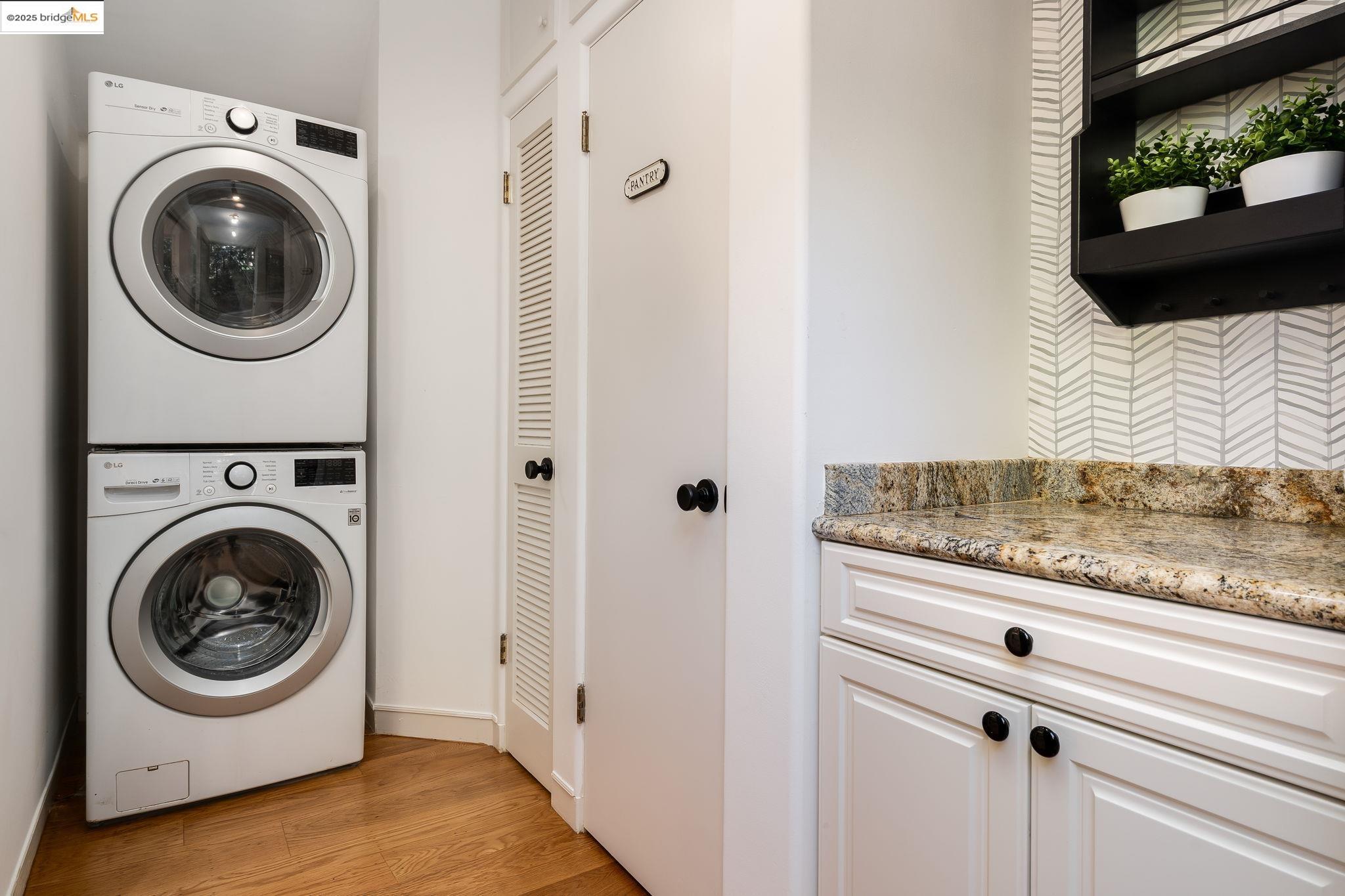 Detail Gallery Image 15 of 42 For 29 Cambridge Way, Piedmont,  CA 94611 - 4 Beds | 3 Baths