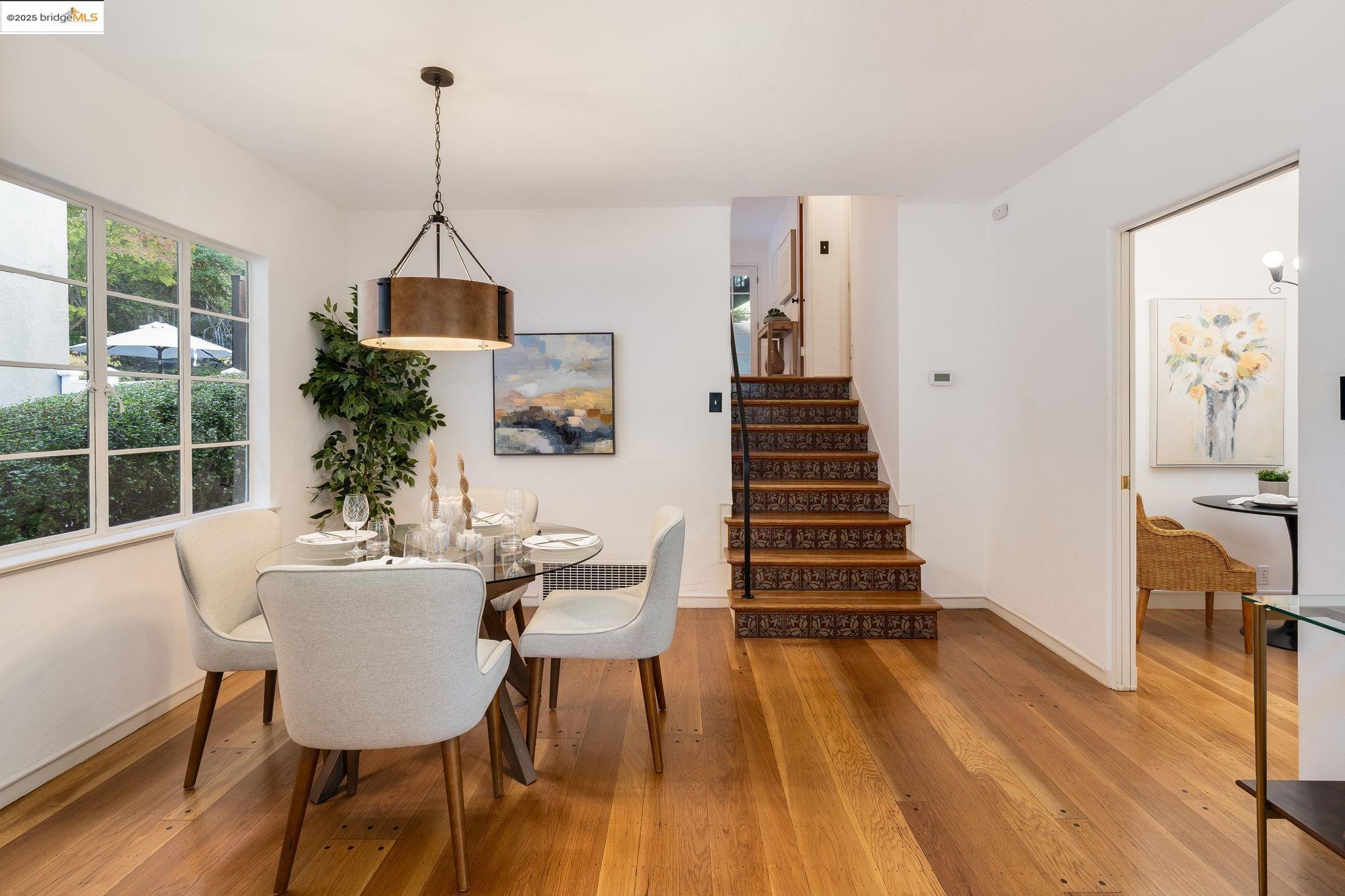 Detail Gallery Image 16 of 42 For 29 Cambridge Way, Piedmont,  CA 94611 - 4 Beds | 3 Baths