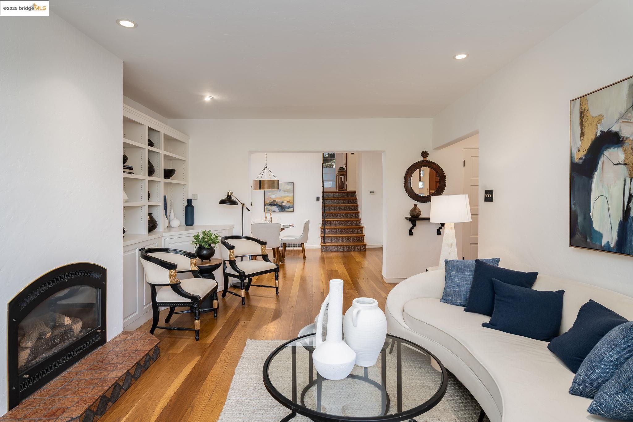 Detail Gallery Image 8 of 42 For 29 Cambridge Way, Piedmont,  CA 94611 - 4 Beds | 3 Baths