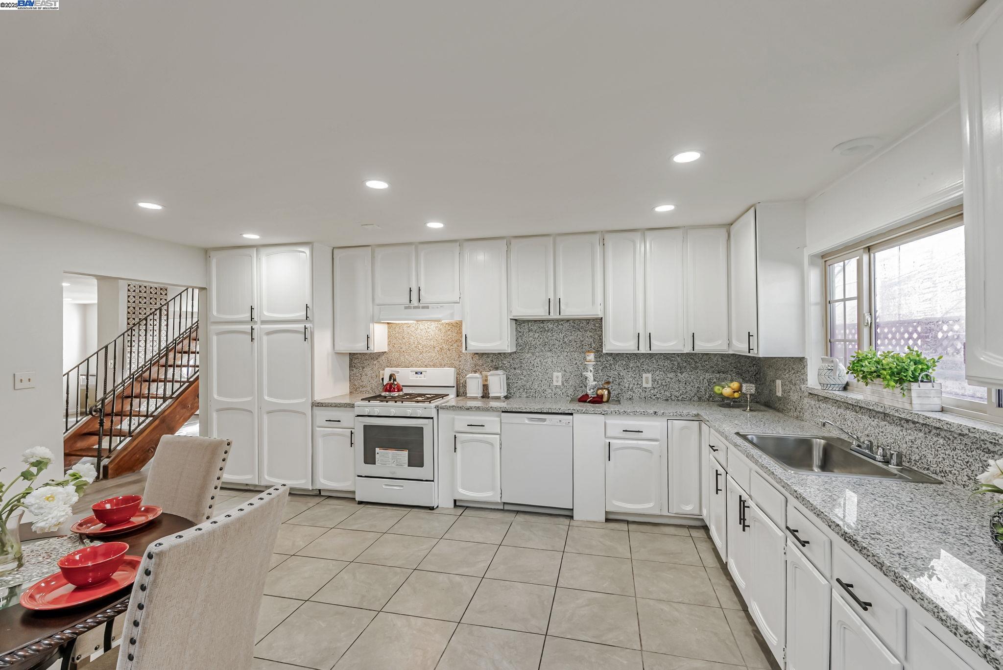 Detail Gallery Image 10 of 60 For 1235 Westwood St, Hayward,  CA 94544 - – Beds | – Baths