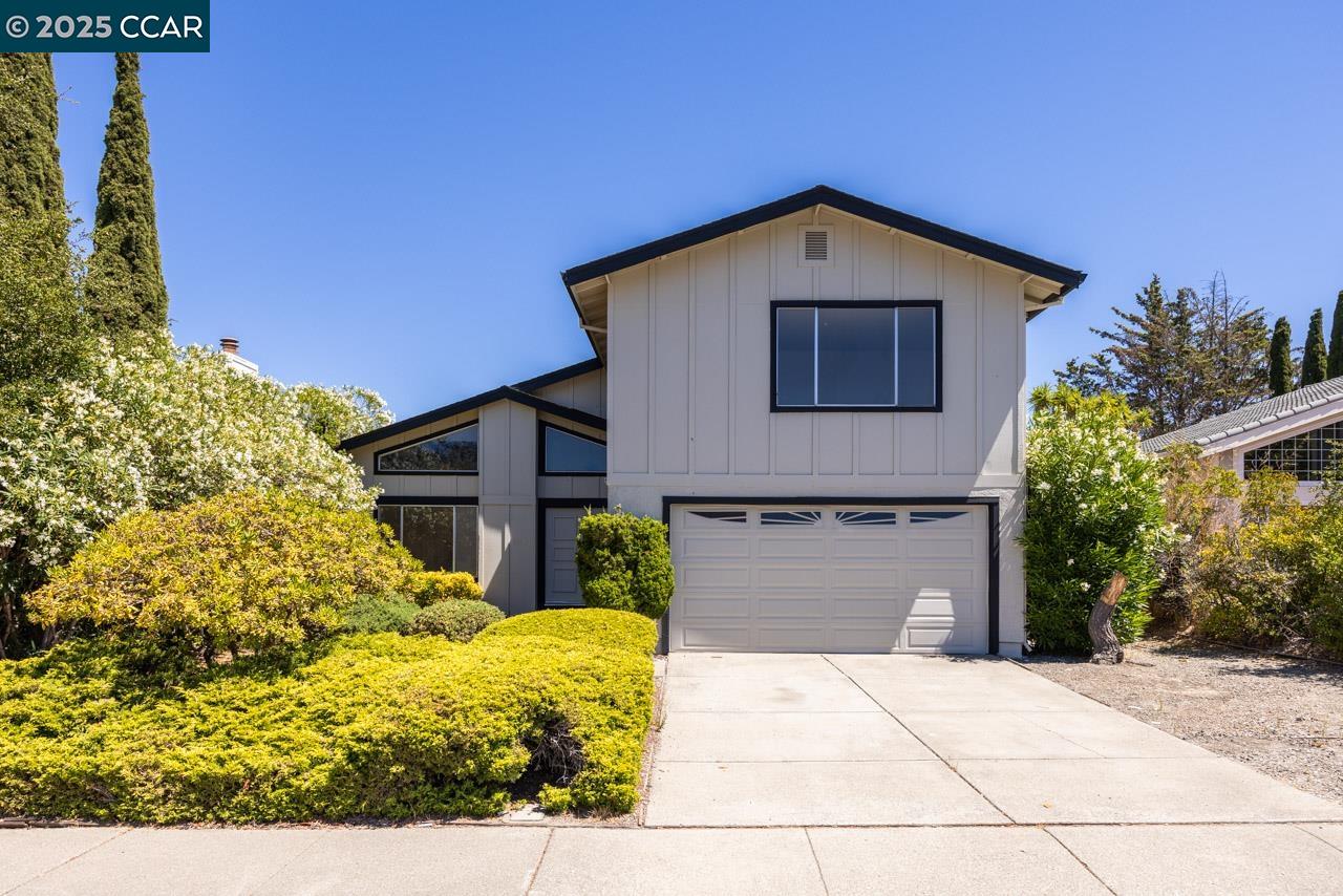 157 Eagle Ct, Hercules