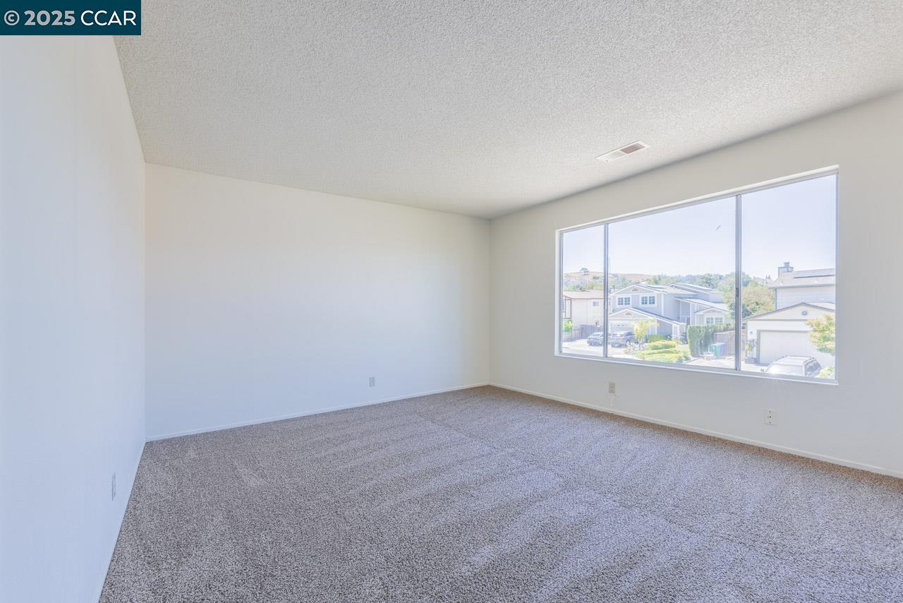 Detail Gallery Image 20 of 22 For 157 Eagle Ct, Hercules,  CA 94547 - 4 Beds | 2/1 Baths