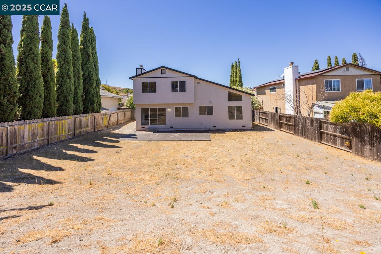 Detail Gallery Image 7 of 22 For 157 Eagle Ct, Hercules,  CA 94547 - 4 Beds | 2/1 Baths