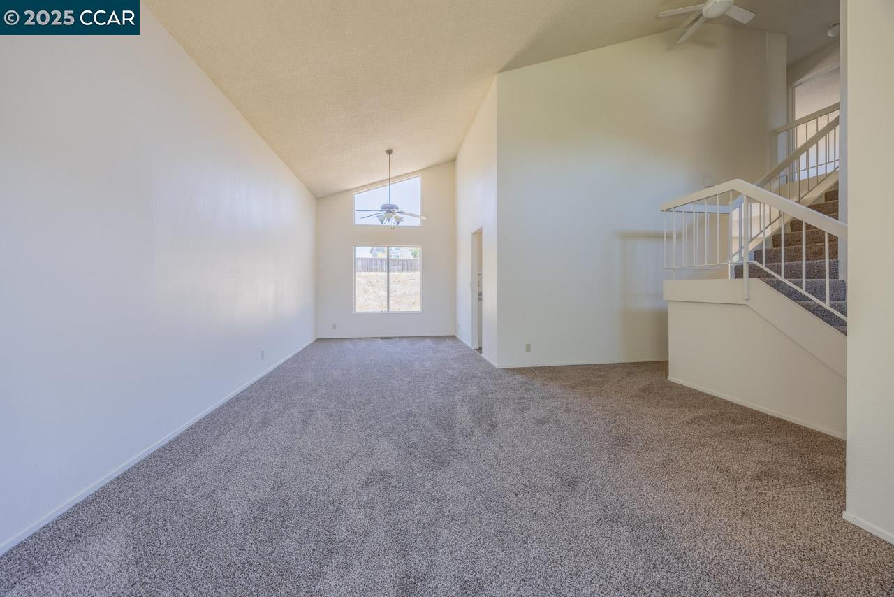 Detail Gallery Image 9 of 22 For 157 Eagle Ct, Hercules,  CA 94547 - 4 Beds | 2/1 Baths