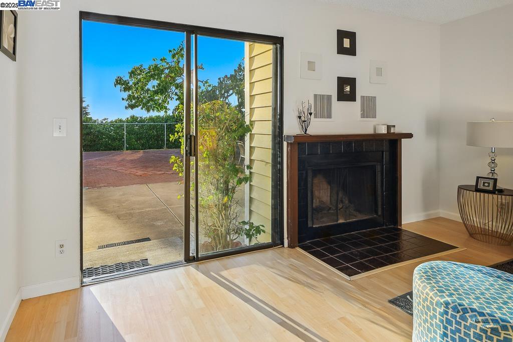 Detail Gallery Image 14 of 52 For 109 Oak Ct, Hercules,  CA 94547 - 4 Beds | 3 Baths