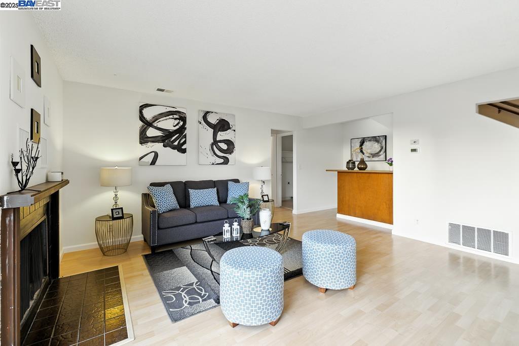 Detail Gallery Image 16 of 52 For 109 Oak Ct, Hercules,  CA 94547 - 4 Beds | 3 Baths