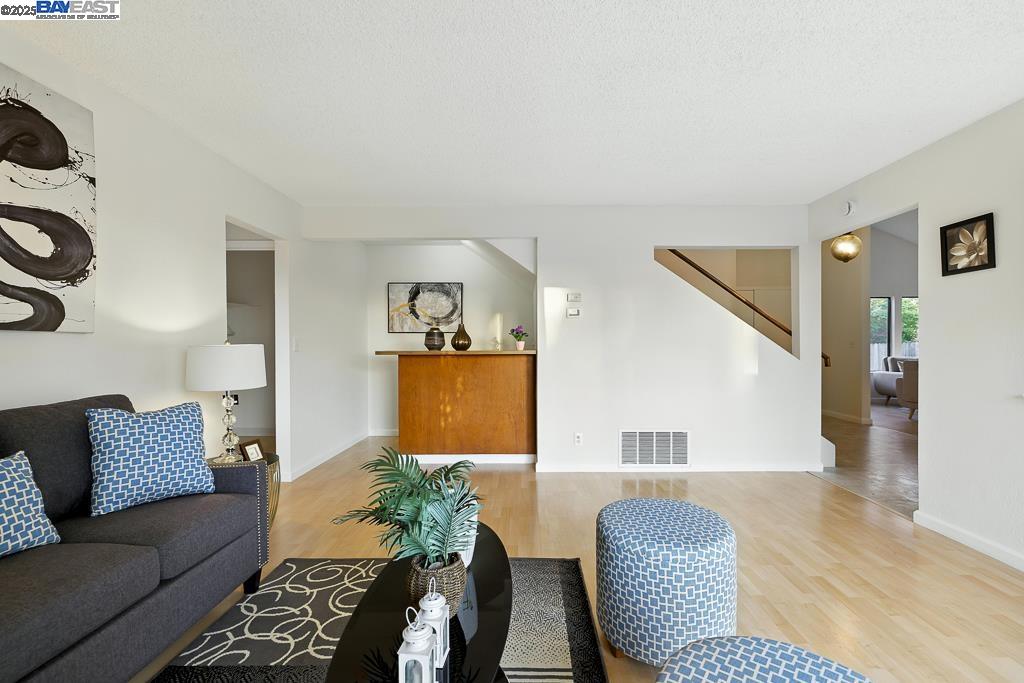 Detail Gallery Image 19 of 52 For 109 Oak Ct, Hercules,  CA 94547 - 4 Beds | 3 Baths