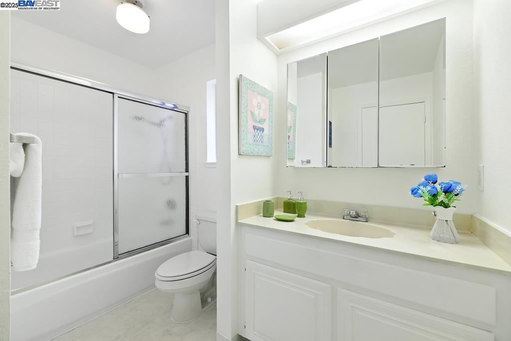 Detail Gallery Image 39 of 52 For 109 Oak Ct, Hercules,  CA 94547 - 4 Beds | 3 Baths