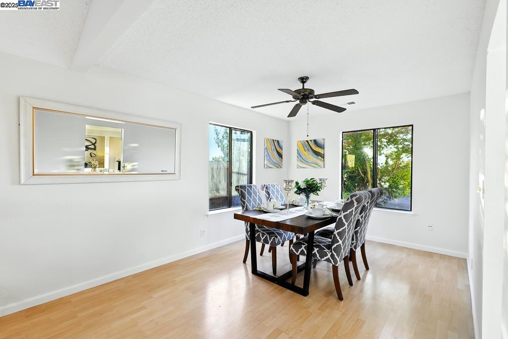 Detail Gallery Image 9 of 52 For 109 Oak Ct, Hercules,  CA 94547 - 4 Beds | 3 Baths