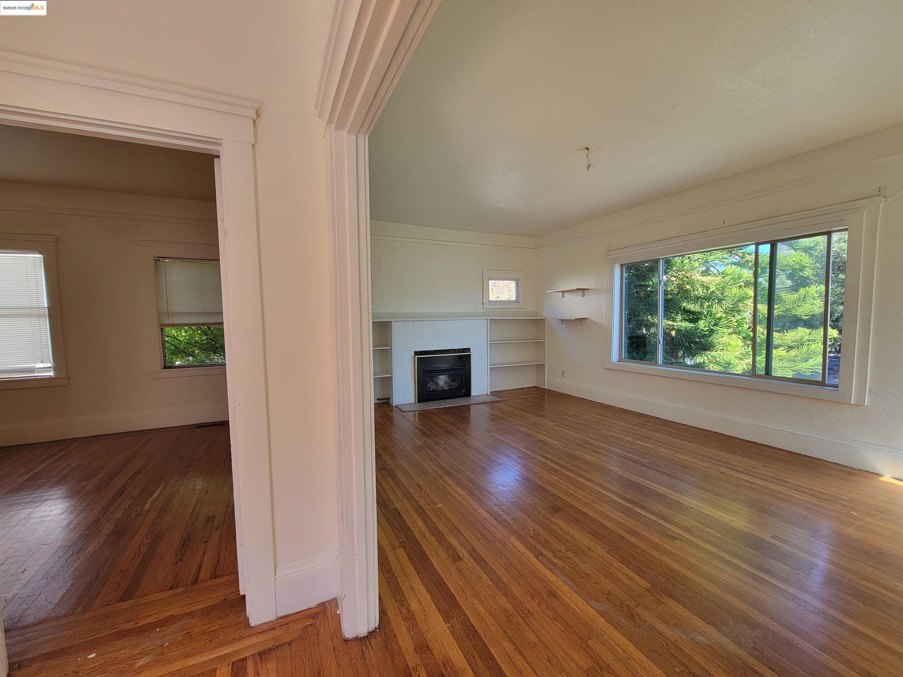 Detail Gallery Image 12 of 23 For 2001 E 27th St, Oakland,  CA 94606 - 2 Beds | 1 Baths