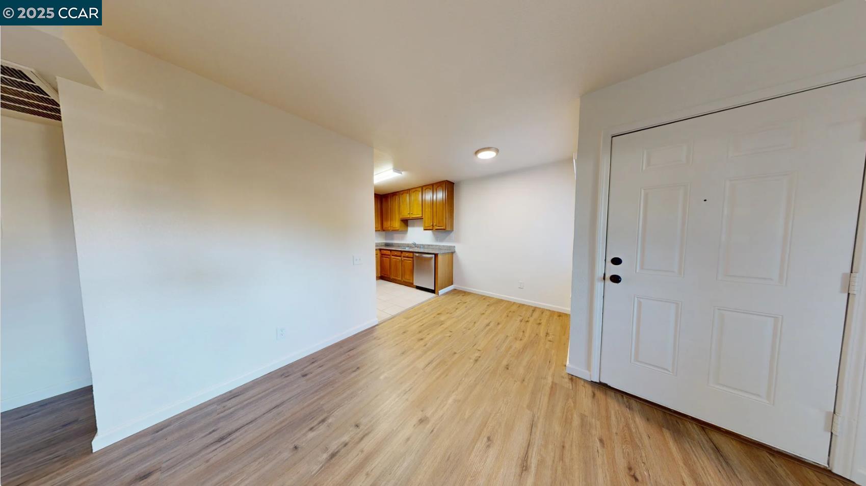 Photo #5: 41115708 Listing: Photo #5