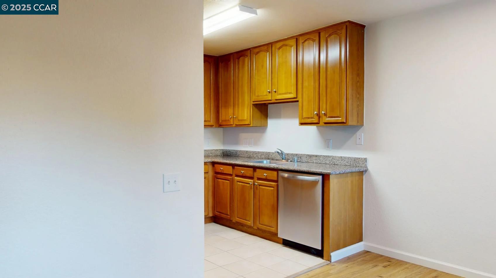 Detail Gallery Image 5 of 13 For 2005 San Jose Dr. #155, Antioch,  CA 94509 - 2 Beds | 1 Baths