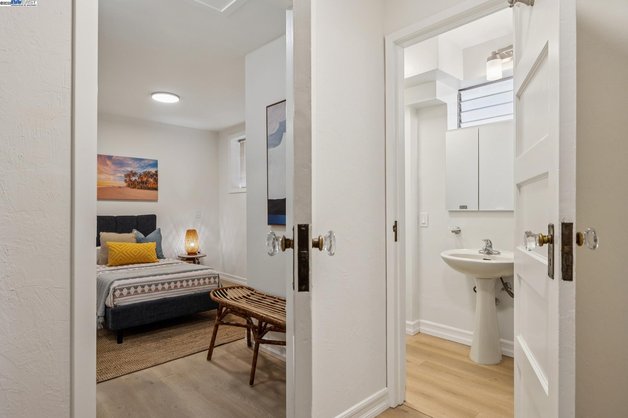 Detail Gallery Image 25 of 42 For 935 Park Street, Alameda,  CA 94501 - 4 Beds | 2/1 Baths