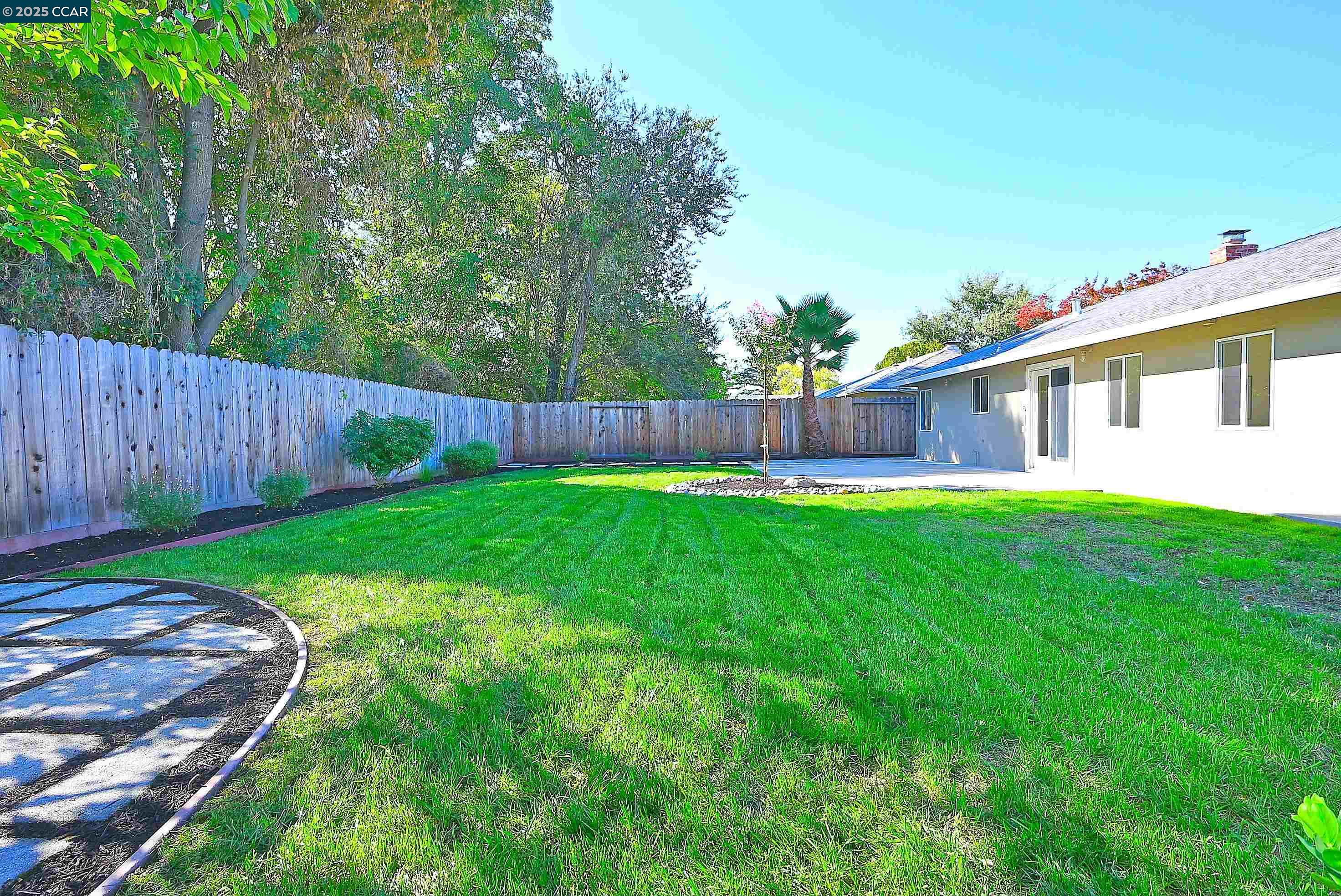 Detail Gallery Image 7 of 30 For 107 Doris Dr, Pleasant Hill,  CA 94523 - 3 Beds | 1 Baths