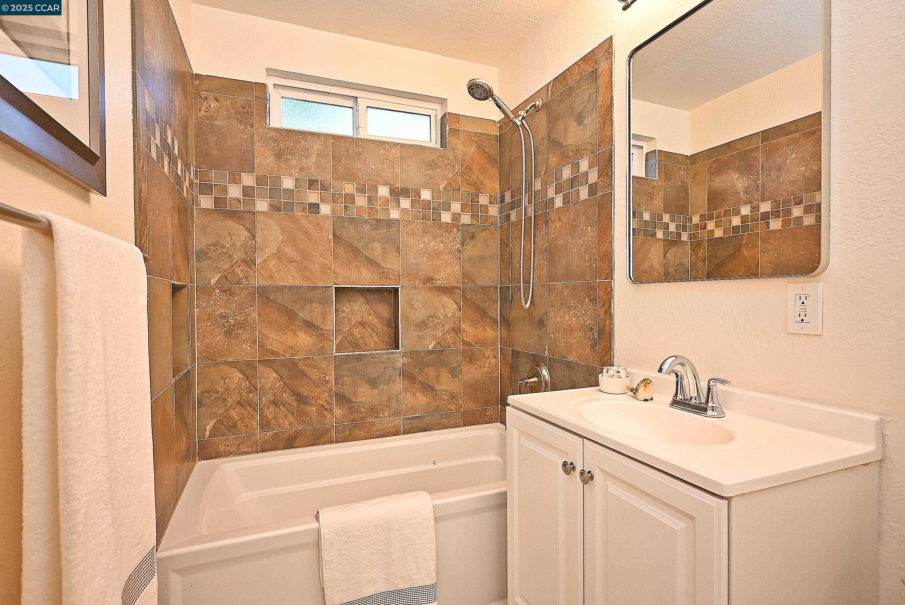 Detail Gallery Image 19 of 30 For 107 Doris Dr, Pleasant Hill,  CA 94523 - 3 Beds | 1 Baths