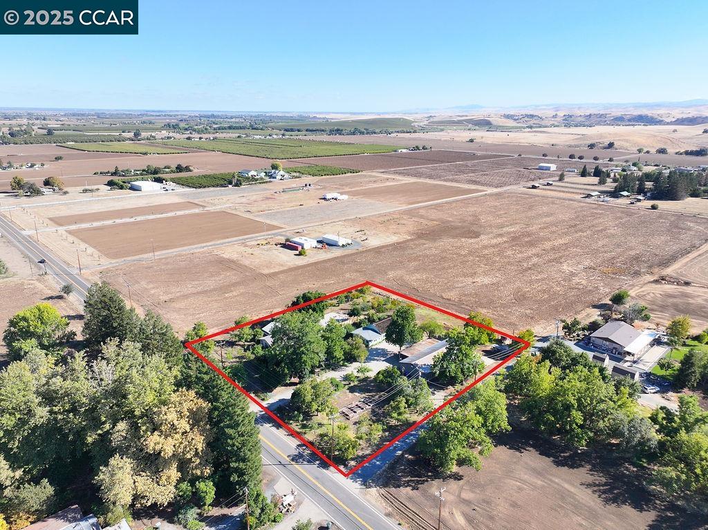 Detail Gallery Image 4 of 57 For 2280 Concord Ave, Brentwood,  CA 94513 - 5 Beds | 3/1 Baths