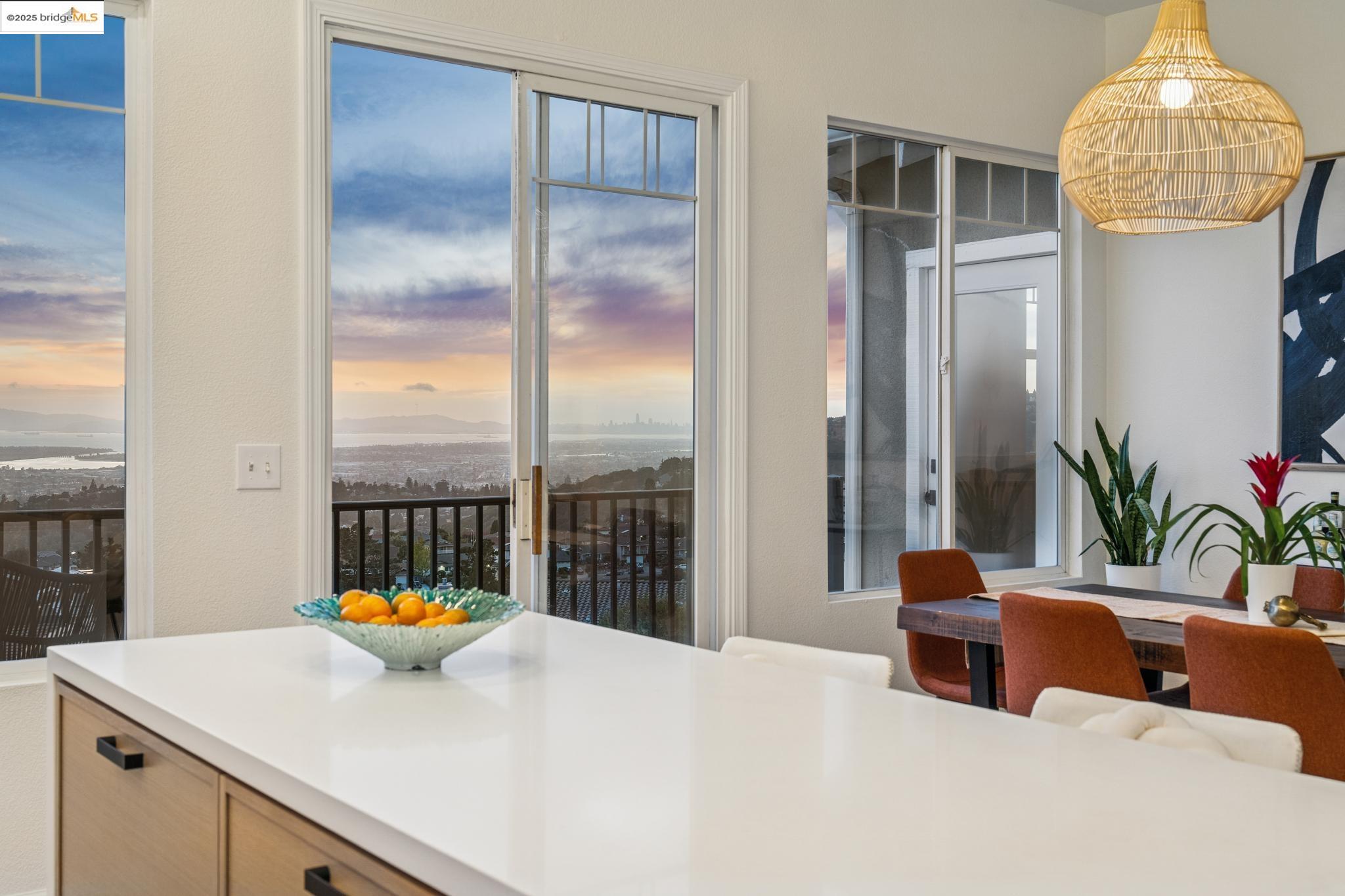 Detail Gallery Image 26 of 44 For 8288 Skyline Cir, Oakland,  CA 94605 - 3 Beds | 2/1 Baths