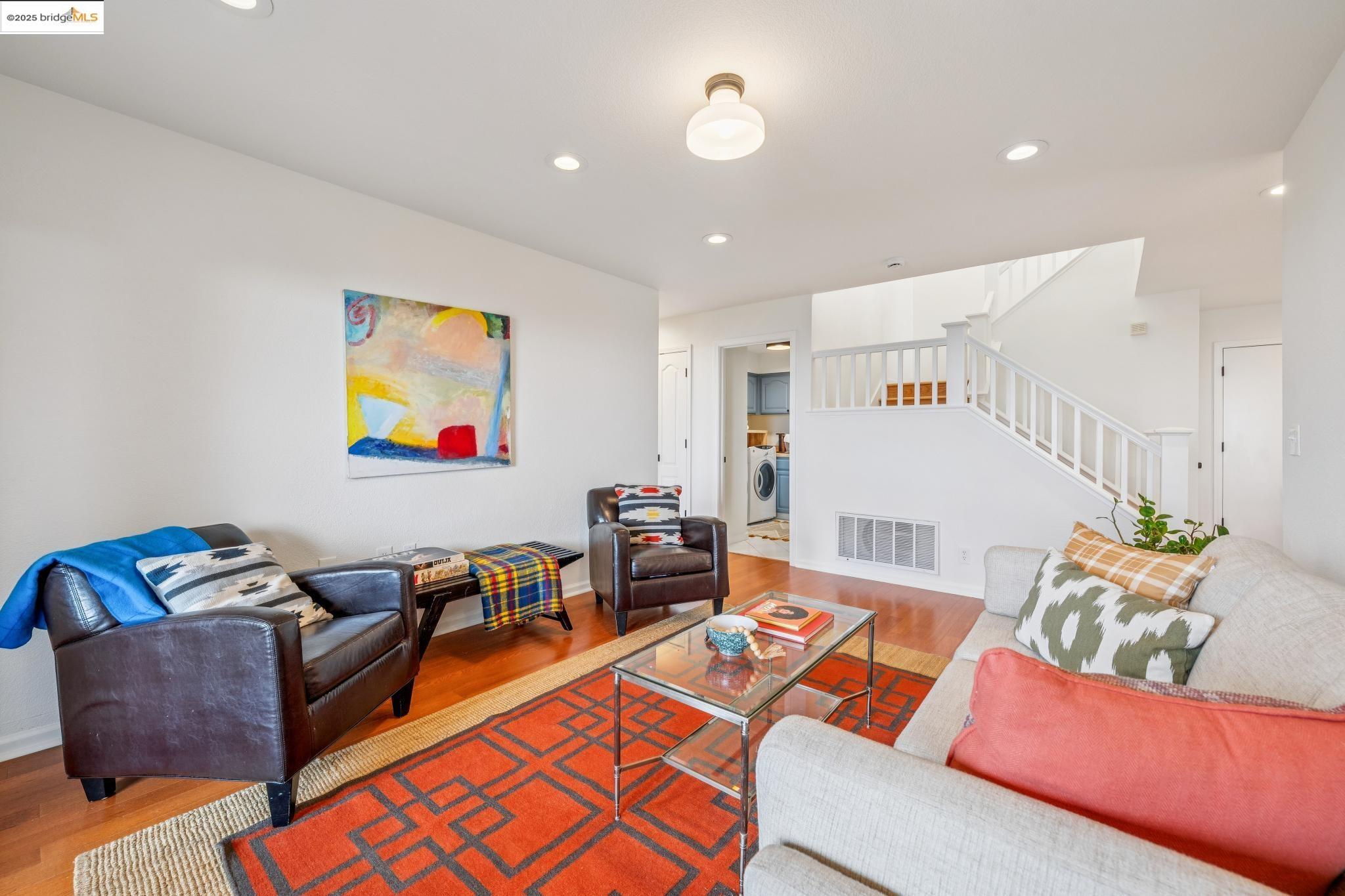 Detail Gallery Image 36 of 44 For 8288 Skyline Cir, Oakland,  CA 94605 - 3 Beds | 2/1 Baths