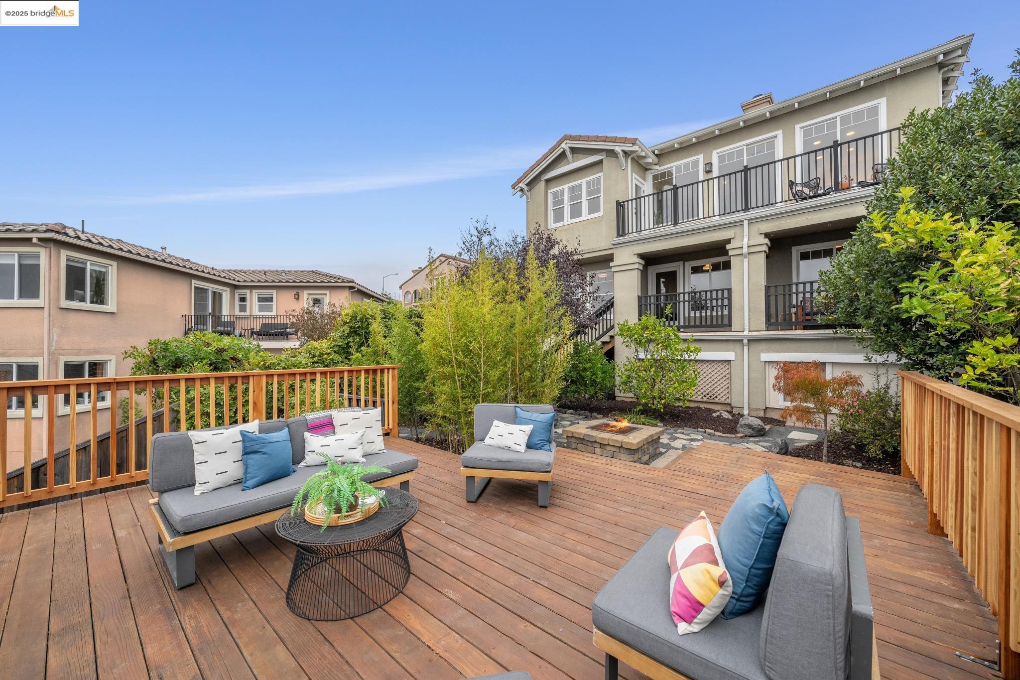 Detail Gallery Image 39 of 44 For 8288 Skyline Cir, Oakland,  CA 94605 - 3 Beds | 2/1 Baths