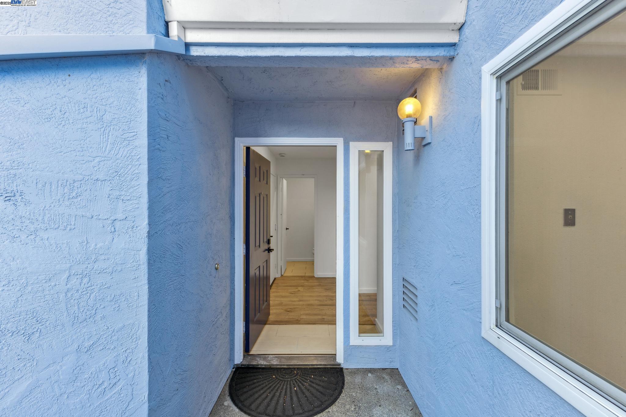 Detail Gallery Image 24 of 60 For 24735 Garwood Glen Dr, Hayward,  CA 94541 - 3 Beds | 2/1 Baths