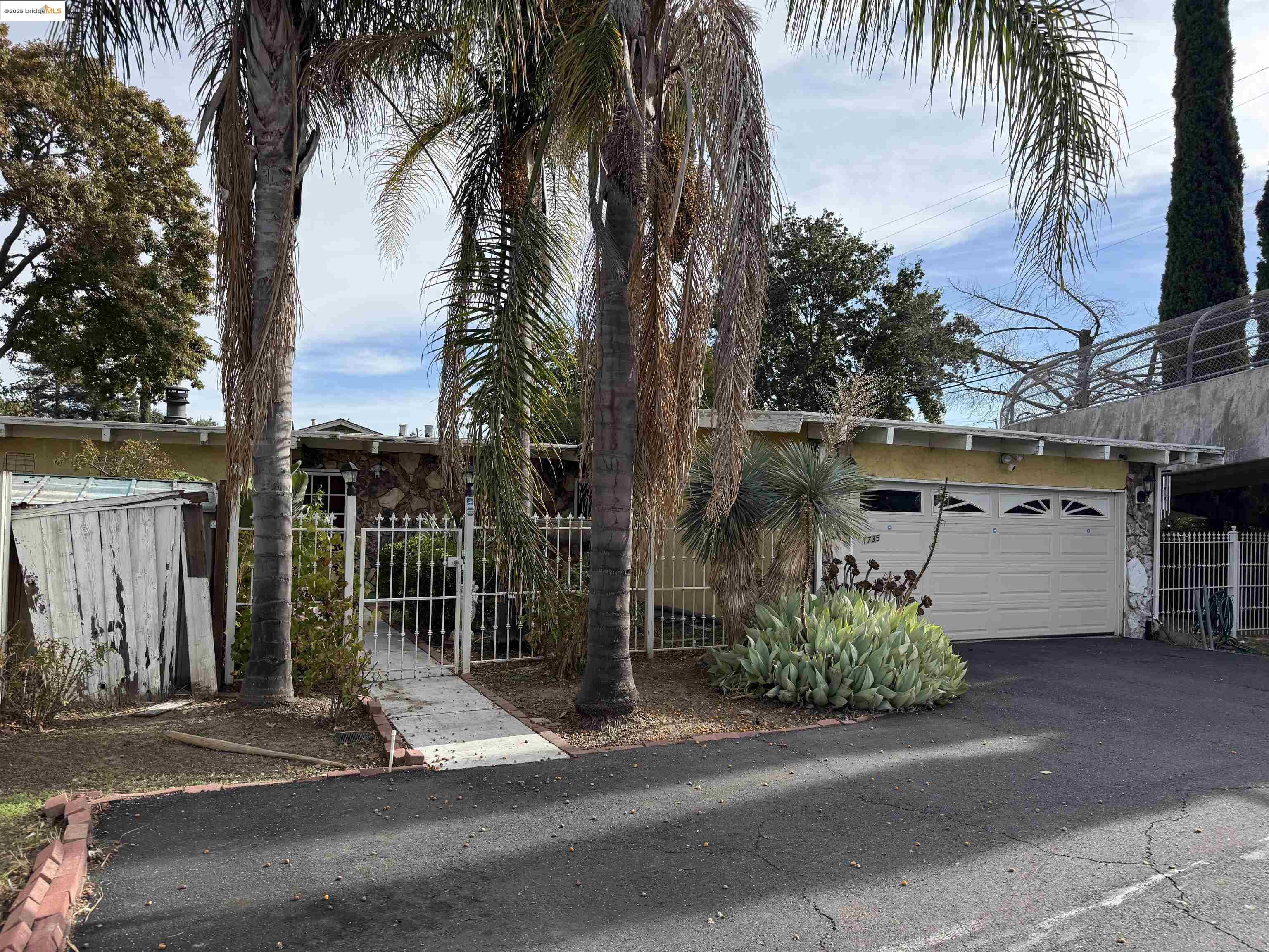 Detail Gallery Image 3 of 32 For 1735 David Ave, Concord,  CA 94518 - 4 Beds | 2 Baths