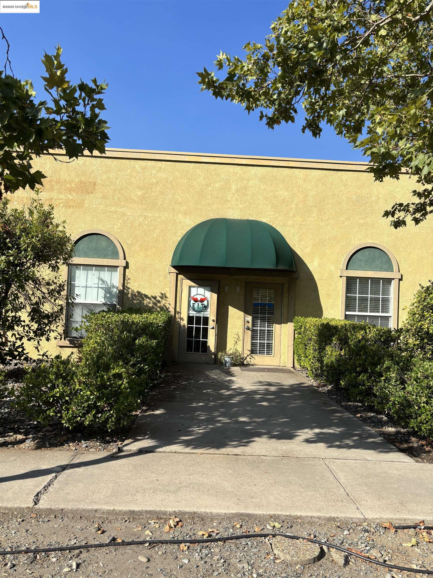 Front Image Thumbnail for EB41115721