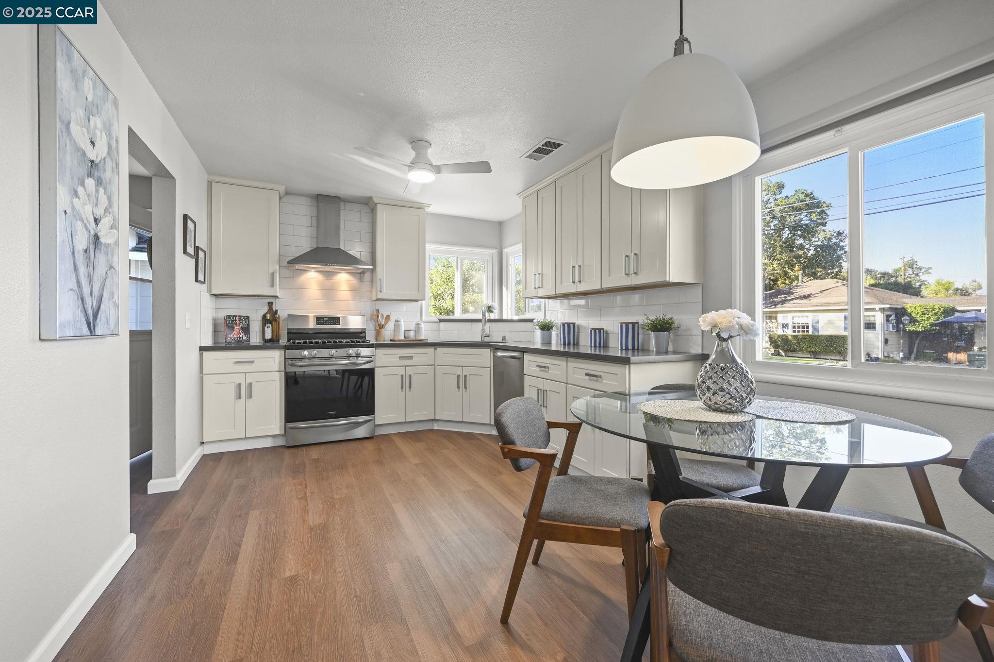 Detail Gallery Image 11 of 40 For 2050 5th Avenue, Concord,  CA 94518 - 3 Beds | 2 Baths