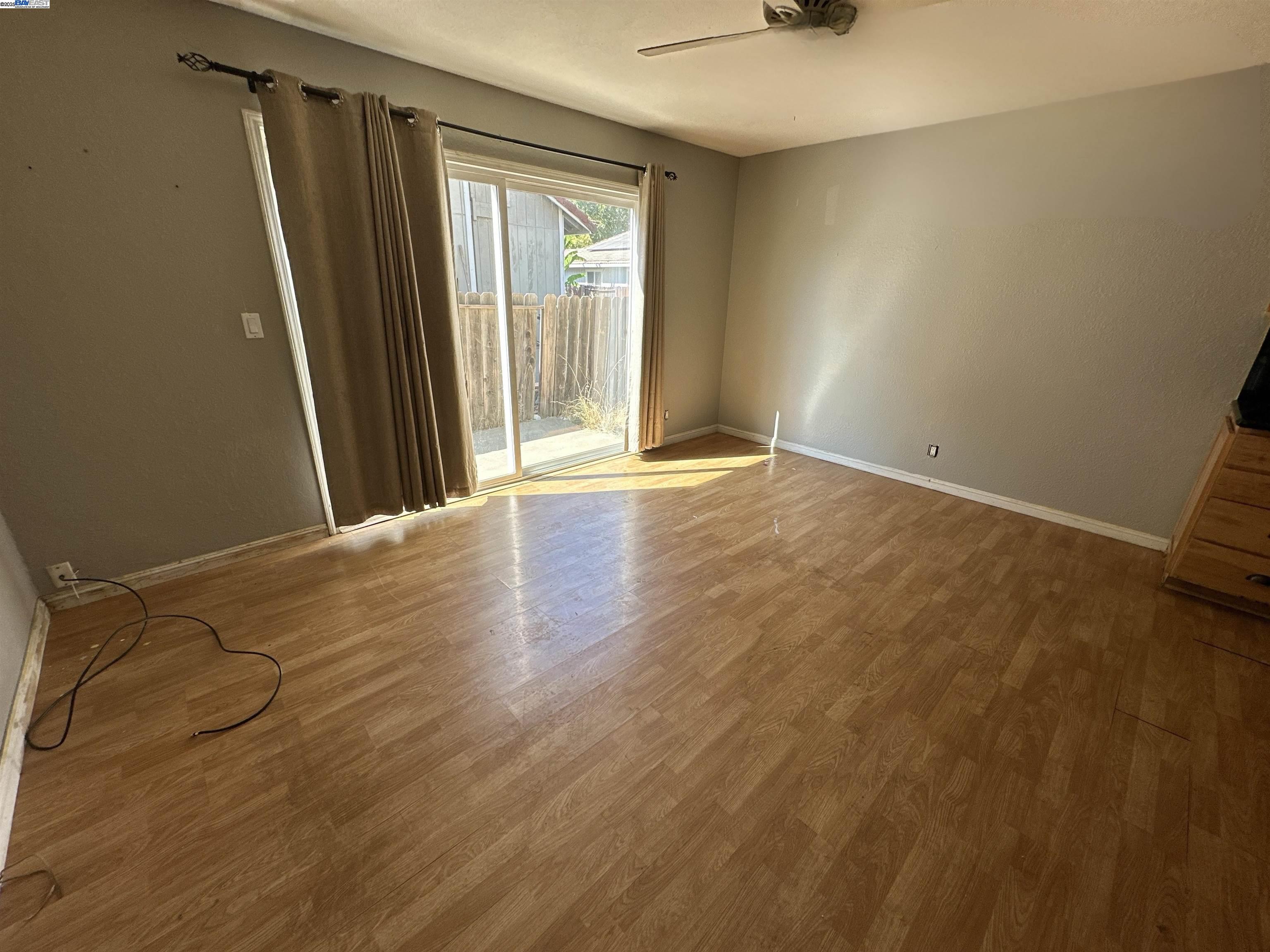 Detail Gallery Image 3 of 10 For 163 Stirling Dr, Vacaville,  CA 95687 - 4 Beds | 3 Baths