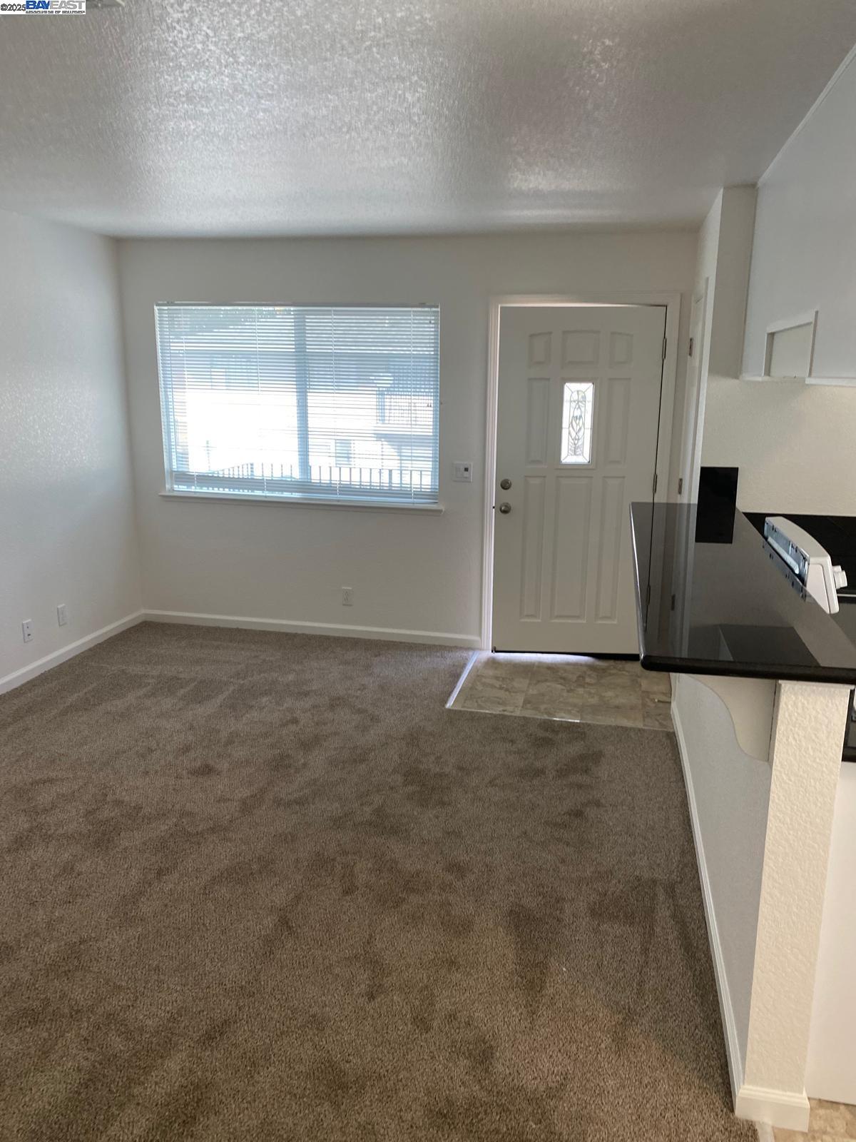 Detail Gallery Image 2 of 7 For 4471 La Cresta Way #4,  Stockton,  CA 95207 - 2 Beds | 1 Baths