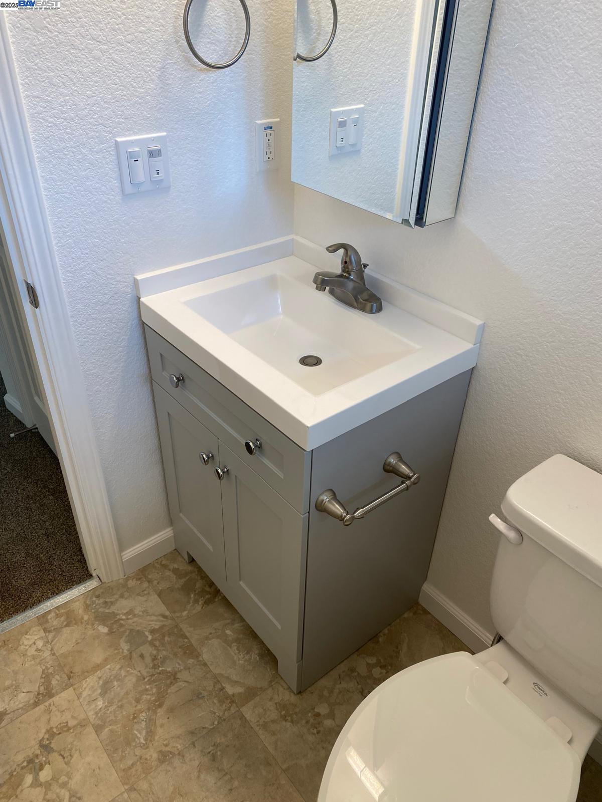 Detail Gallery Image 4 of 7 For 4471 La Cresta Way #4,  Stockton,  CA 95207 - 2 Beds | 1 Baths