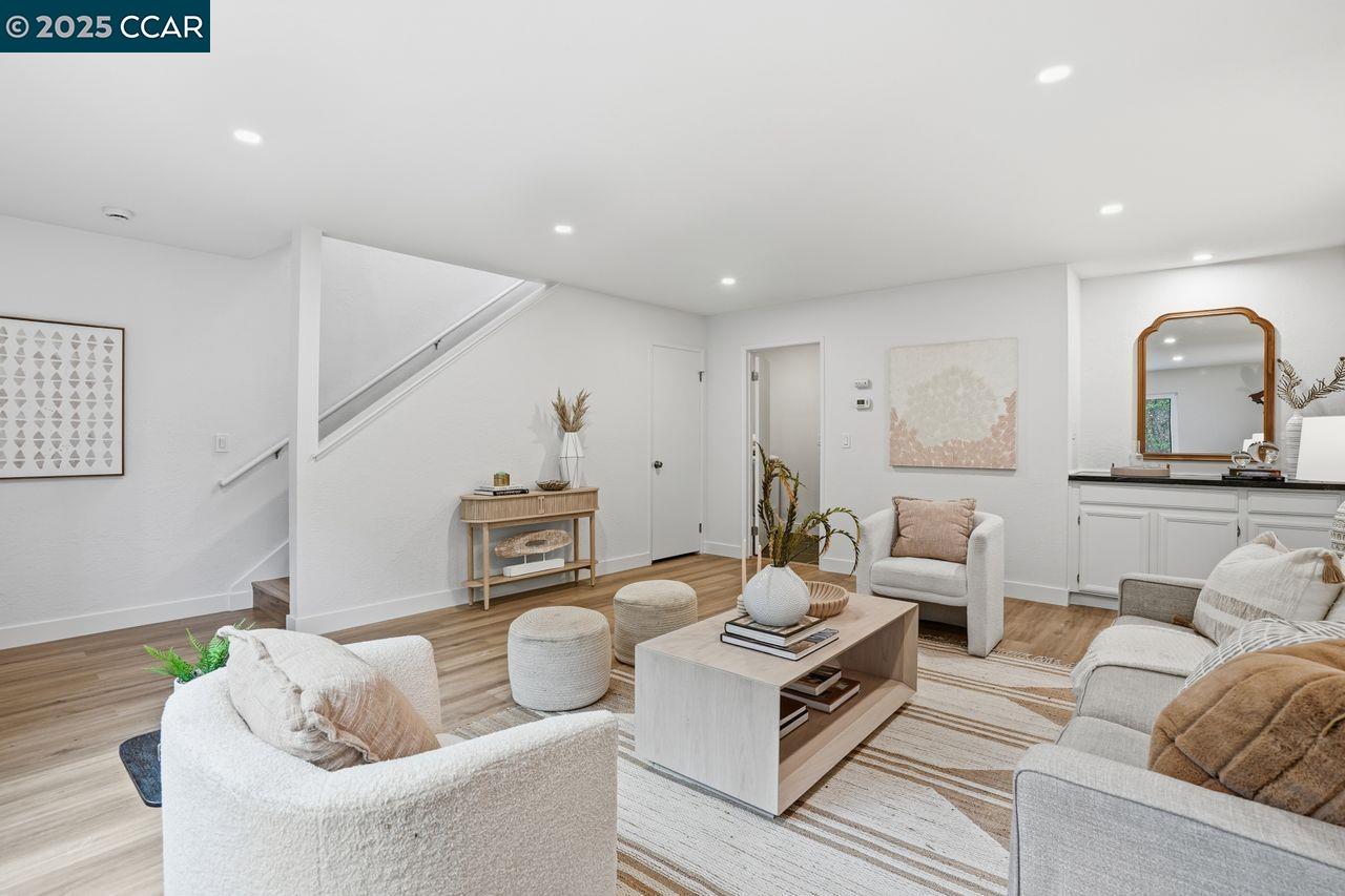 Photo #3: 41115738 Listing: Photo #3