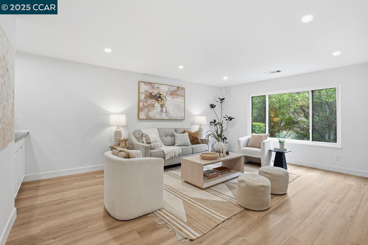 Photo #4: 41115738 Listing: Photo #4