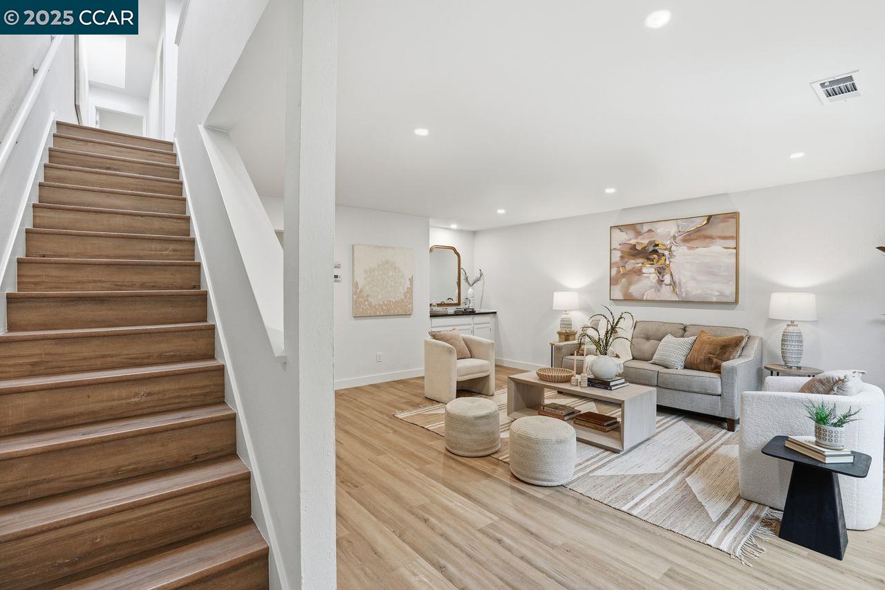 Photo #5: 41115738 Listing: Photo #5