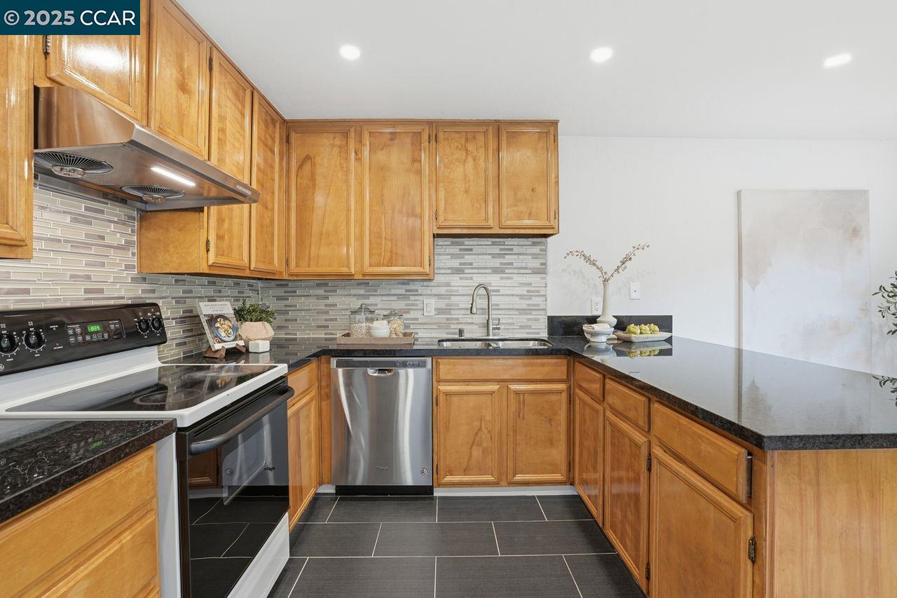 Photo #9: 41115738 Listing: Photo #9