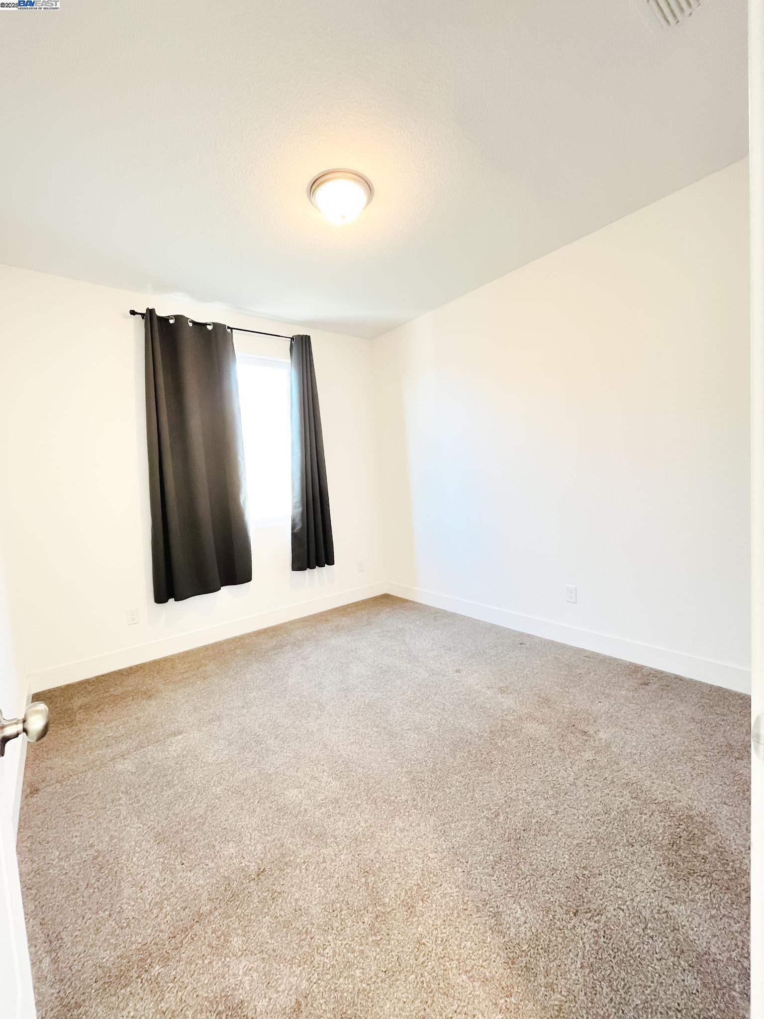 Detail Gallery Image 5 of 31 For 2409 Explorador Dr, Merced,  CA 95340 - 6 Beds | 3 Baths