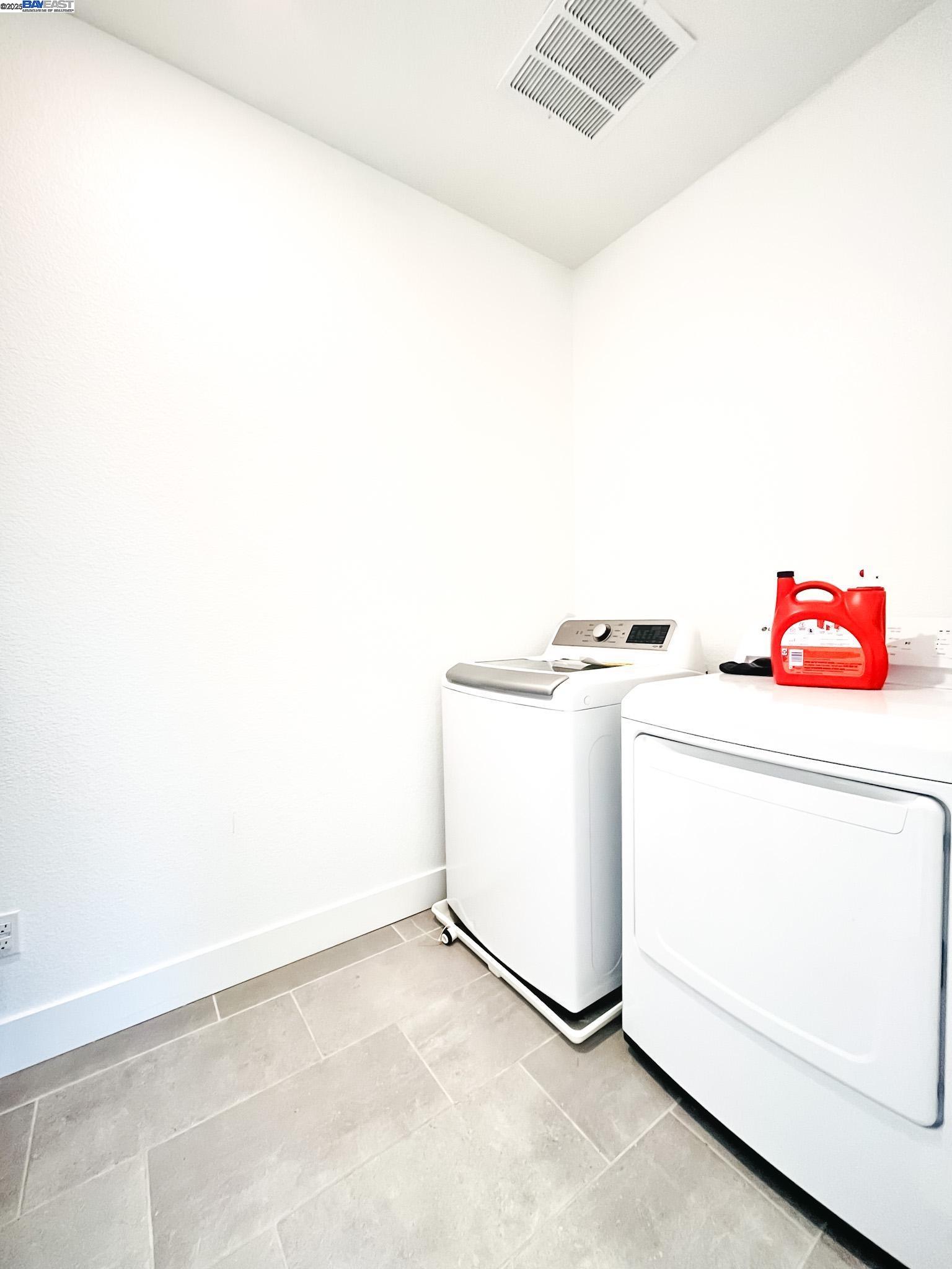 Detail Gallery Image 8 of 31 For 2409 Explorador Dr, Merced,  CA 95340 - 6 Beds | 3 Baths