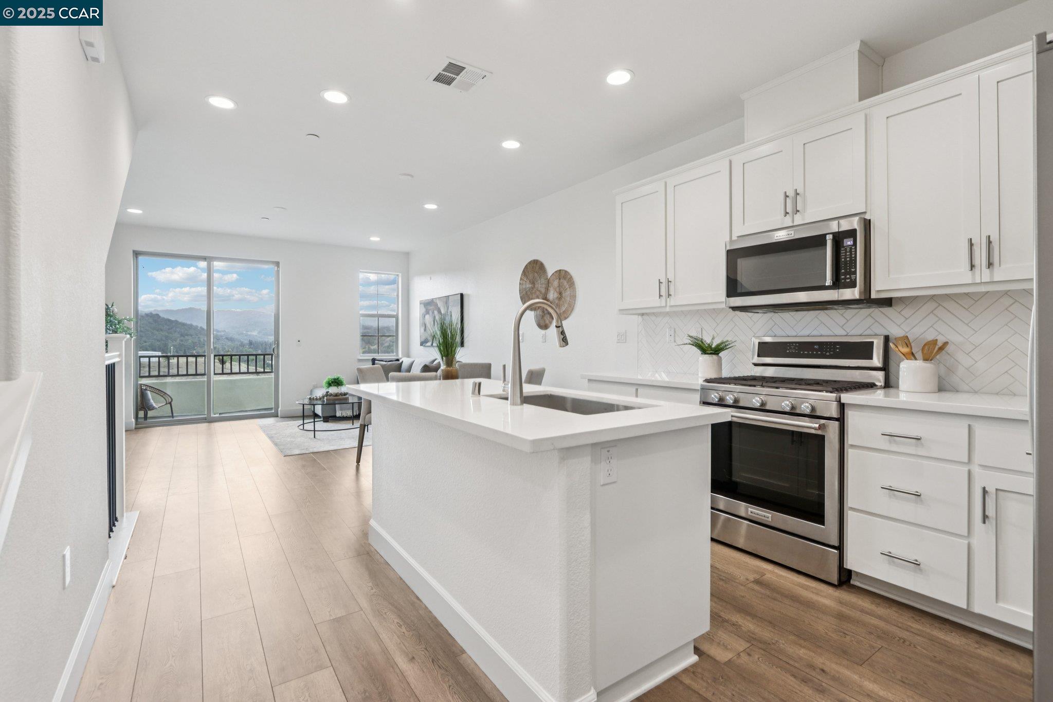 Photo #16: 41115742 Listing: Photo #16