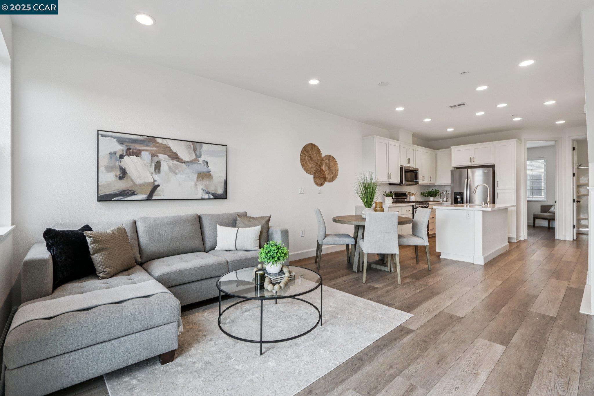 Photo #3: 41115742 Listing: Photo #3