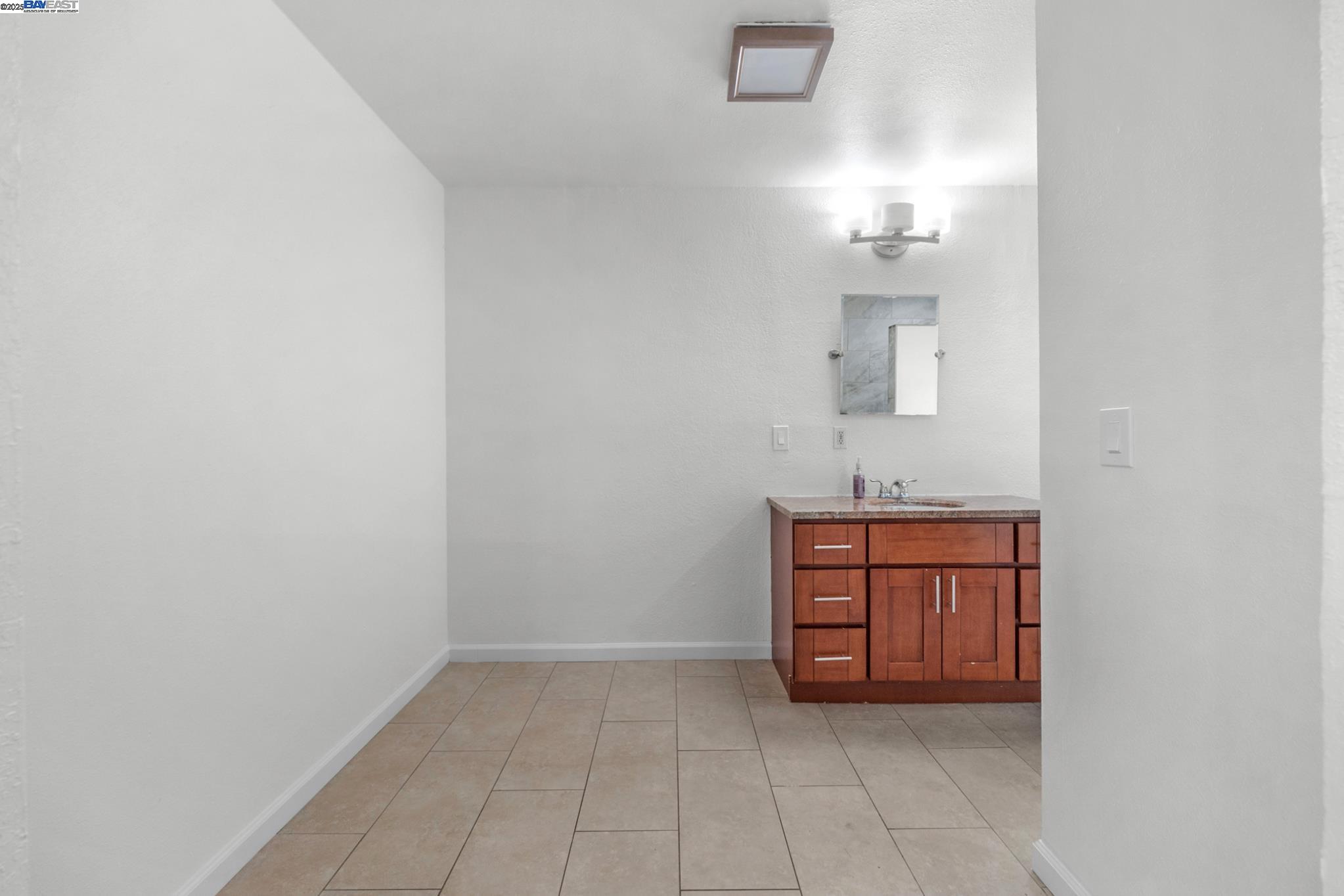 Detail Gallery Image 20 of 47 For 4 Crowley Ct, Pittsburg,  CA 94565-4728 - 3 Beds | 2 Baths